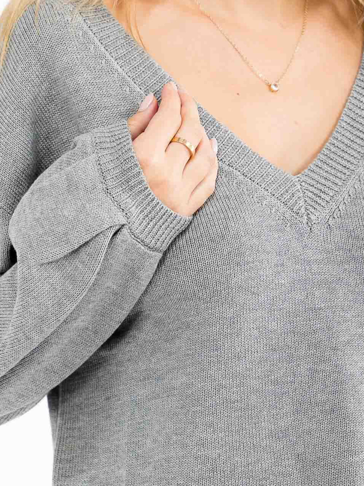 Bella v-Neck Sweater