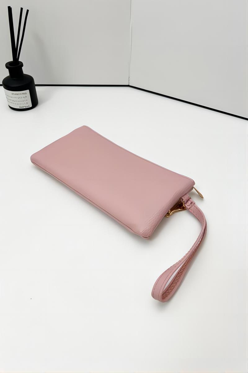 Nova Wristlet
